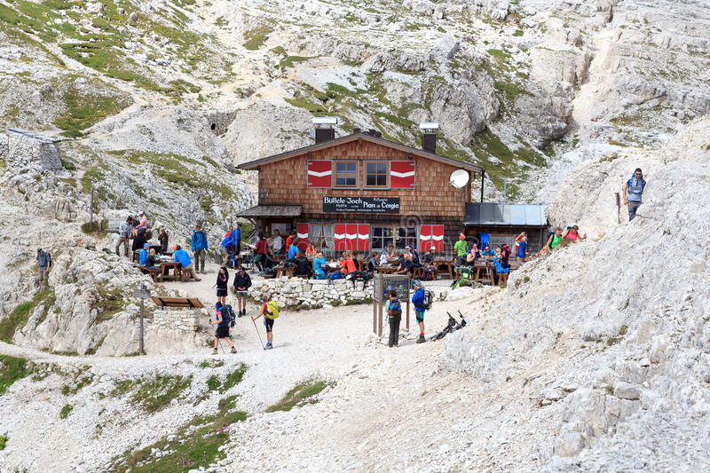 people-alpine-hut-bullelejochhutte-sexten-dolomites-south-tyrol-italy-84432670-814956474